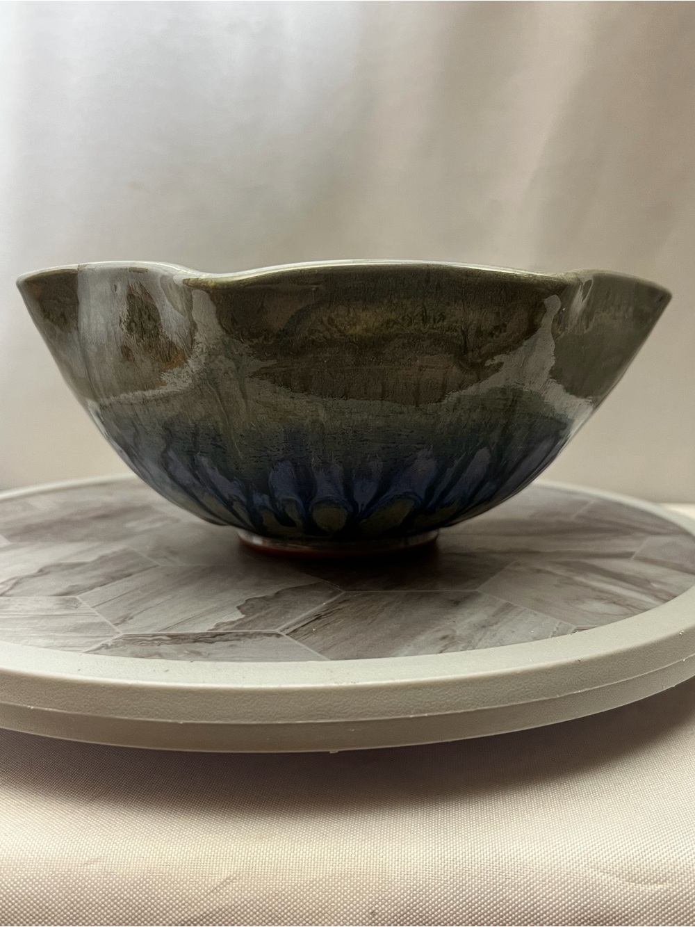 Signed Studio Pottery Bowl Blue Green Drip Glaze Scalloped Edge 8in Art - Picture 3 of 8